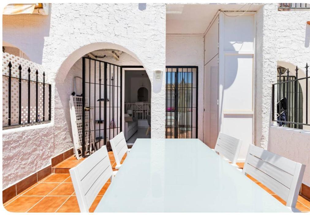 La Casa En La Carihuela Playa A 4 Minutos A Pie Villa Torremolinos Exteriör bild